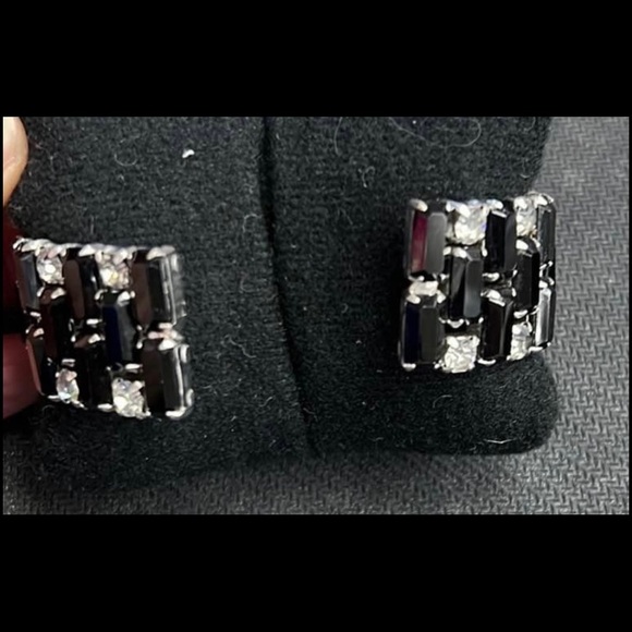 ✨ Vintage WEISS Black & Clear Rhinestone Bracelet & Clip-On Earrings Set - Picture 7 of 8